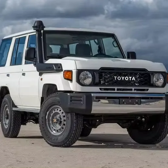 รุ่นฮาร์ดท็อป Toyota Land Cruiser อันทรงพลังขับเคลื่อนด้วยเครื่องยนต์ V8 ในราคาถูกที่ดีกว่า