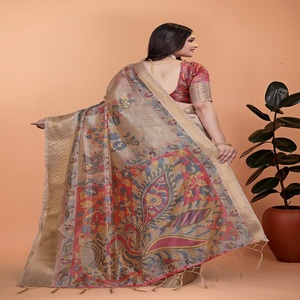 Élégant Saree en soie douce beige et multicolore imprimé Patola avec Rich Pallu - Product Image 2