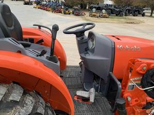 Tractor Compacto Utilitario Premium L4060 2022 con Potencia de Grado Profesional - Product Image 6