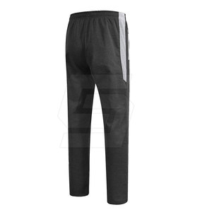 Conjunto Deportivo de Dos Piezas para Hombre, Moderno y Elegante, en Felpa Sólida, Corte Regular, Textura Suave y Detalles Modernos para Comodidad Diaria - Product Image 3
