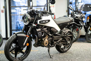 Motocicleta Deportiva Husqvarna Vitpilen 401 - Product Image 3