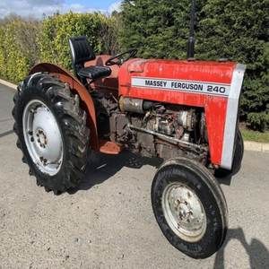 2x4 Tracteurs agricoles d'occasion Massey Ferguson MF 240 Can Plus à vendre - Product Image 1