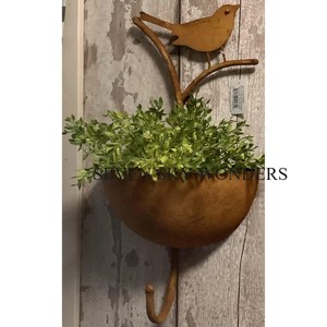 Macetas colgantes de metal para interior y exterior Maceta colgante de pared de Metal Cesta con maceta de pared de hierro Acabado rústico hecho a mano - Product Image 1