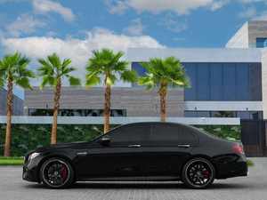 E63 S AMG V8 d'occasion 2023 Essence/Gasoline Conduite à gauche Sièges en cuir Intérieur foncé Régulateur de vitesse adaptatif Toit ouvrant panoramique - Product Image 6