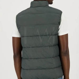 Veste d'hiver à bulles sans manches avec logo personnalisé du fabricant Vêtements Gilet bouffant pour hommes fabriqué à partir de Sialkot - Product Image 2