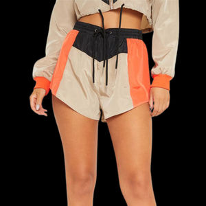 ชุดเซ็ตเสื้อแจ็คเก็ตครอปแบบมีซิปสีพื้นสไตล์ลำลองสำหรับผู้หญิง พร้อมกางเกงขาสั้น - Product Image 3