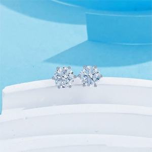 ต่างหูเพชรที่หรูหราเป็นที่ต้องการสูงเหมาะสำหรับงานแต่งงานหรือปาร์ตี้และสวมใส่ในชีวิตประจำวัน - Product Image 3