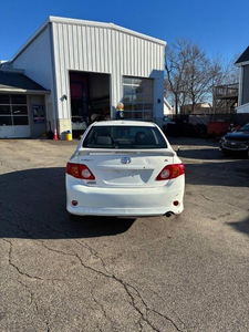 Toyota Corolla S 2010 Usado, Automático, Volante a la Izquierda, Asientos de Cuero, Interior Claro, Sedán - Product Image 5