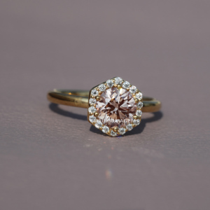 แหวนหมั้นของผู้หญิงสีเหลืองทอง14kt สำหรับห้องแล็บการจัดเพชรเม็ดเดี่ยวแบบตัดรัศมีสวยงามเครื่องประดับสำหรับงานแต่งงาน - Product Image 1