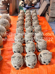 Rangement élégant pour salle de jeux et chambre d'enfant, grand panier de rangement pour jouets en jacinthe d'eau, design floral tissé pour enfants - Product Image 4