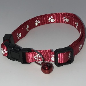 Prêt à Expédier Bleu/Violet/Rouge/Couleurs Personnalisables 3/8 "Nylon Réglable Empreinte de Patte Réfléchissant Chat Breakaway Collier avec Cloche - Product Image 2