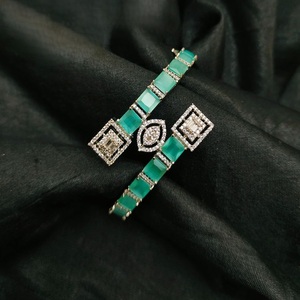 Bracelet en diamant américain pour femmes et filles, design scintillant en zircon, cadeau, bracelet magnifique, bracelet royal pour femmes - Product Image 1