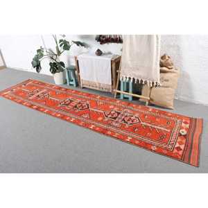 พรมขนสัตว์สีแดงแบบต่อผ้าสไตล์วินเทจจากตุรกี ขนาด 2.8x11.5 ฟุต พร้อมแผ่นรองหลังทำจากยางพาราที่เป็นมิตรกับสิ่งแวดล้อม - Product Image 2