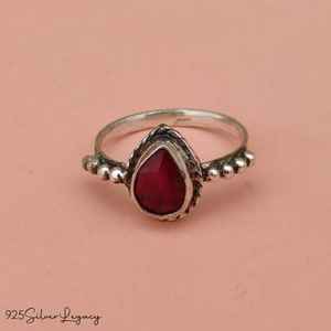 Anillo de declaración minimalista de Plata de Ley 925, Estrella tratada con calor de Coral Natural blanco, certificado por terceros, perfecto para San Valentín - Product Image 4