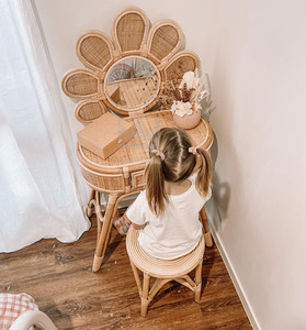Commode Boho Kids Little Daisy 100% rotin naturel/bois dur de haute qualité en forme de fleur chambre à coucher moderne salon comprend un miroir - Product Image 1