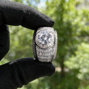 Anillo de Corte Redondo en Plata de Ley 925 con Diamante Moissanita VVS, Corte Baguette, Estilo Hip Hop, Joyería Unisex de Lujo - Product Image 1