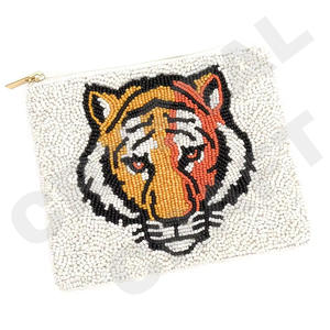 Monedero con cuentas de cristal con diseño de tigre hecho a mano, cartera artesanal de cristal, cierre de cremallera a la moda, monedero con correa de tamaño personalizable - Product Image 1