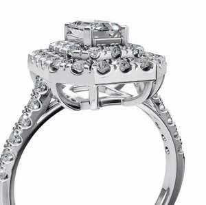 Bague Halo pour Femme en Argent Sterling avec Moissanite et Diamants, Sertissage Canal, pour Mariages, Fêtes, Anniversaires - Disponible en Gros - Product Image 3