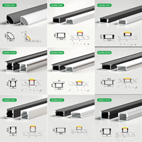 Profilé en aluminium moderne pour plinthe LED avec canal pour bande LED, pour éclairage architectural mural et au sol