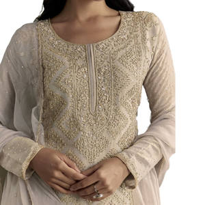 Venta al por mayor gris claro Cutdana Zardosi bordado Kurta con borde festoneado Dupatta para fiesta festiva desgaste Recepción de boda - Product Image 5