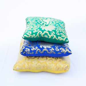 <b>Throw</b> <b>Pillows</b> for All Seasons: Cushions that Add Comfort and Style to Your Home - Product Image 6