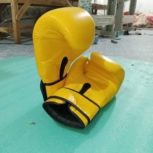 Alta calidad Durable al por mayor OEM Guantes de boxeo PU Adultos Guantes de entrenamiento de boxeo Guantes de boxeo Kickboxing Precio barato al por mayor - Product Image 1