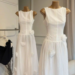 เดรสยาวผ้าทูลล์ปักลายพรีเมียมทรงเข้ารูปสำหรับงานปาร์ตี้สำหรับผู้หญิง - Product Image 1