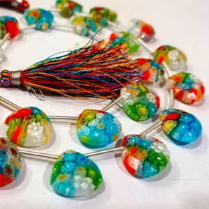 Cuentas de Briolette de 14mm en forma de corazón multicolor con diseño de flor de cuarzo cristalino vendidas por hebra de 8 pulgadas de largo - Product Image 1