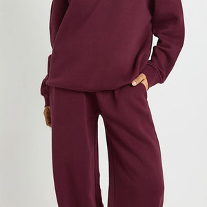 Survêtement décontracté et tendance de qualité supérieure pour femmes, avec manches longues, tissu respirant de haute qualité et logo. - Product Image 3