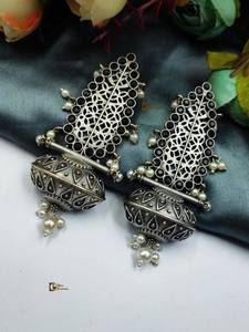 Boucles d'oreilles en argent Réplique en argent Réplique en argent oxydé fabriquée à la main Les filles portent des vêtements de fête Cascul et des boucles d'oreilles élégantes et douées - Product Image 4