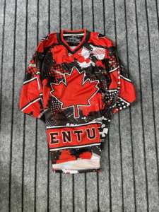 Maillot de hockey sur glace de haute qualité conçu pour les équipes de passionnés de sport et l'entraînement de club - Product Image 3