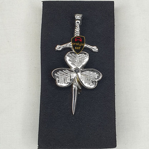 Onstyle Sports Hombres Durable Latón Antiguo Kilt Pin Cabeza de ciervo Kilt Pin Highland Niquelado Seguridad Kilt Pin con bucles - Product Image 1