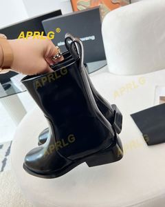 Botas de media pantorrilla de cuero marrón extra térmicas Alexander para mujer 2025, diseño cálido de punta ancha, cobertura completa, Mc.Queen - Product Image 2