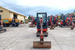 Miniexcavadora Kubota KX015-4 de 1.5 Toneladas con 3 Cucharones, Orugas Hidráulicas, Cabina Cerrada, Capacidad de Cucharón de 0.03m³, Alta Capacidad de Excavación - Product Image 4