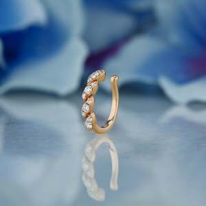 Sin perforación Cartílago Ear Cuffs 18K Oro puro Lujo Hecho a mano Twist Leaf Design Real Diamond Earring Cuffs a los precios más bajos OEM - Product Image 4