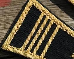 Badges de broderie uniformes personnalisés de haute qualité Épaulettes brodées à la main en gros Épaule personnalisée - Product Image 3