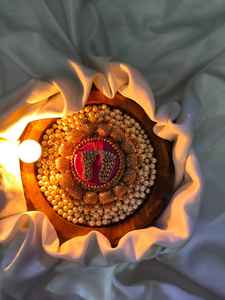 Charan de Laxmi Hecho a Mano con Trabajo Kundan, Par de Mata Rani Pagh para Diwali, Varalakshmi Vratham, Karthigai Deepam, Artículo de Decoración para Templos - Product Image 2