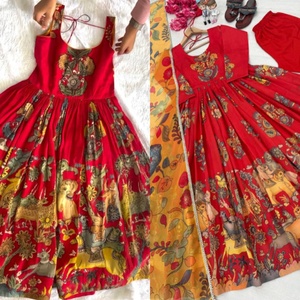 Exclusivo Conjunto de Fiesta Nuevo, Vestido Anarkali de Seda Banarasi Pura con Dupatta y Pantalón, para Ocasiones Festivas y Eventos Formales Elegantes - Product Image 4