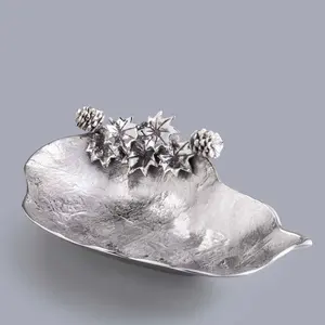 Plateau en aluminium fait main de designer, design zen asiatique, multifonctionnel, décoration de Noël, ZAHID EXPORTS, marché d'exportation premium - Product Image 4