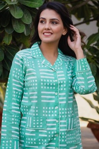 ชุดนอนลายดอกไม้พิมพ์ลายสำหรับผู้หญิง แขนยาว ผ้าฝ้าย 100% เนื้อผ้านุ่ม ชุดลำลองใส่สบายสำหรับฤดูร้อน - Product Image 2