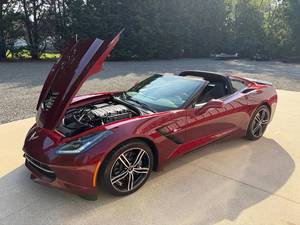 Chevrolet Corvette Stingray 1LT Convertible USADO de 2016, Rojo 2019, Motor V8 de 6.1L, Automático, Asientos de Cuero, Faros LED, R2 - Product Image 1