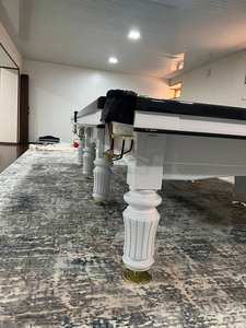 Mesa de billar duradera con cojín de pizarra y patas de madera maciza Juego de Taco de billar y billar Mesa de billar de alta calidad - Product Image 1