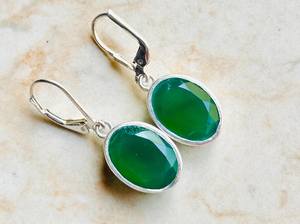 Boucles d'oreilles en argent sterling 925 Onyx vert naturel 10x14mm plaqué rhodium ovale avec fermeture à levier pour cadeau de fête prêt à être expédié - Product Image 2