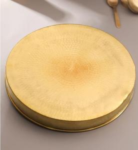 Plato tradicional de latón martillado a mano, elegancia de latón puro con un toque vintage, ideal para interiores clásicos, suministro a granel ofrecido - Product Image 3