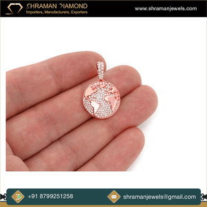 Pendentif Globe Mondial Personnalisé Moissanite Accents Diamant Deux Tons Plaqué Or Massif 10K Glacé Inspiré du Hip Hop Bijoux de Déclaration - Product Image 4