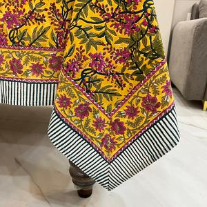 Nappe en tissu imprimé à la main en Inde, motif floral de cymbidium, vert lime, rose, vert, tissu artisanal, couverture pour la décoration de table de Noël - Product Image 2