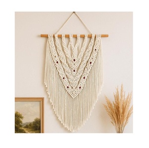 Grande tenture murale élégante en macramé boho qui ajoute du caractère profond et de la douceur visuelle aux espaces de vie - Product Image 6
