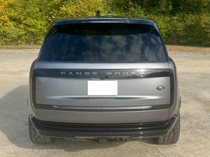 IMPRESIONANTE LAND ROVER RANGE ROVER P-400 SE 2023 CON TRANSMISIÓN AUTOMÁTICA Y MOTOR V6 - Product Image 6