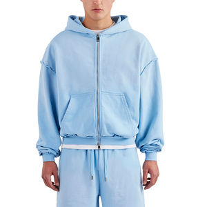 Conjunto de Pantalones Cortos y Sudadera con Capucha de Alta Calidad para Hombre, Estilo Holgado, Lavado, con Detalles de Costuras Deshilachadas, Bolsillo Tipo Canguro con Cremallera, Color Azul Claro - Product Image 1