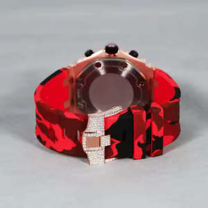 นาฬิกาข้อมือสไตล์ฮิปฮอป รุ่นสปอร์ตหรูหรา แบบยูนิเซ็กซ์  ประดับเพชรโมอิสซาไนต์ VVS ครึ่งหน้าปัด  ตัวเรือนสแตนเลสสีแดง สายหนัง  ดีไซน์เฉพาะตัว - Product Image 3